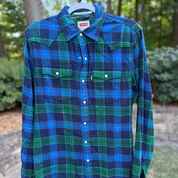 Levi's Shirt - Picture 1 of 8